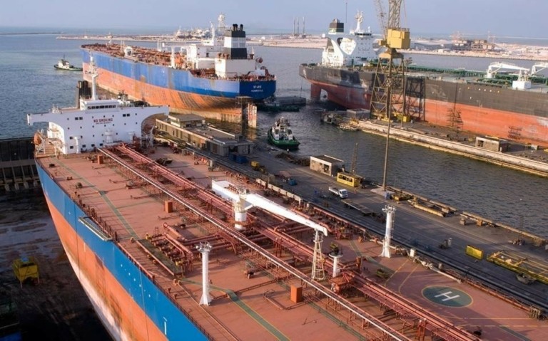 Αγωνία στη ναυτιλιακή αγορά για τις επιπτώσεις στο παγκόσμιο εμπόριο πετρελαίου λόγω Μέσης Ανατολής