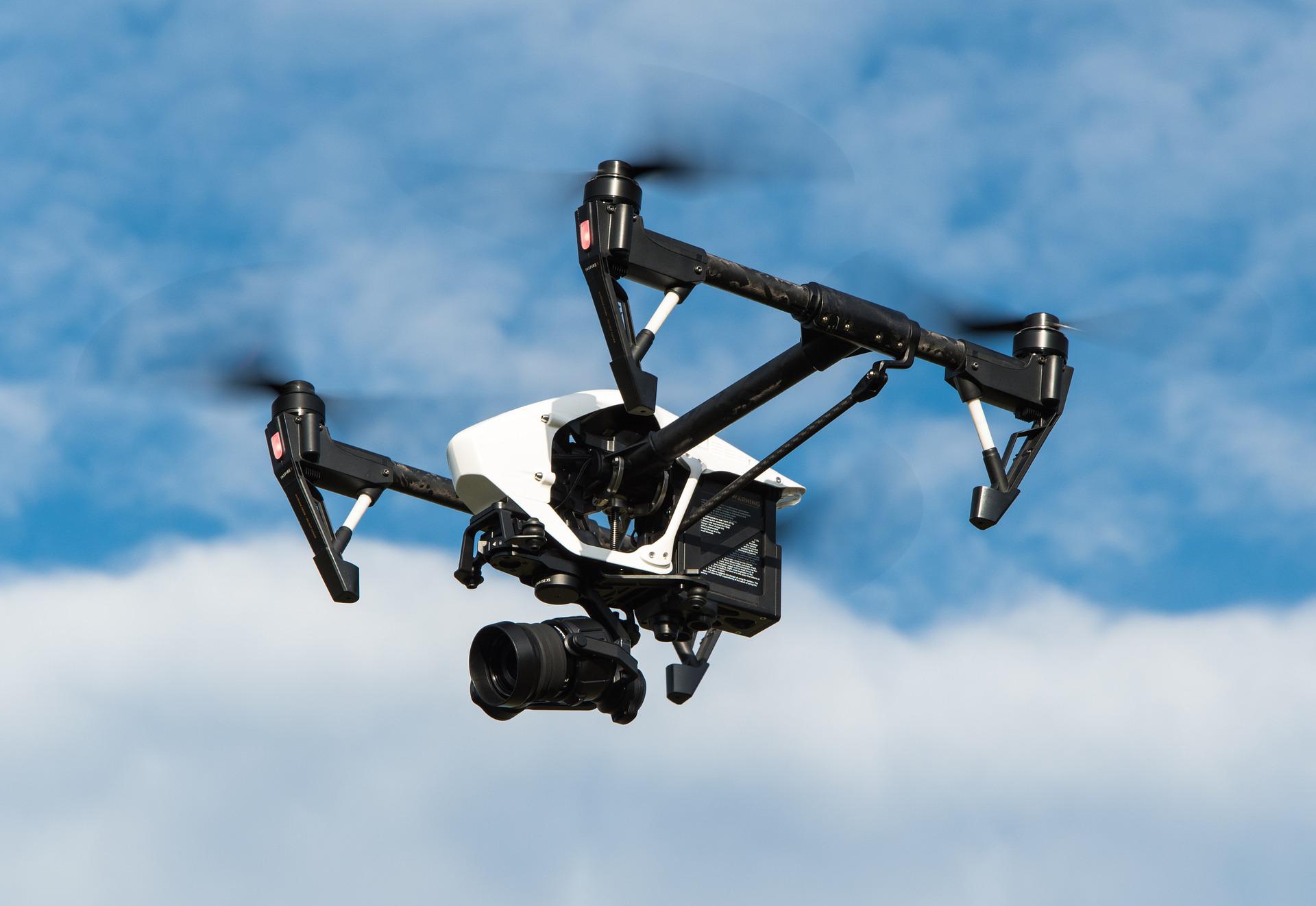 Amazon: Ξεκίνησε τις διανομές σε φάρμακα με drone (vid)