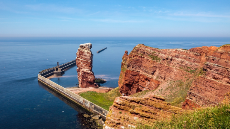 Ένας νεκρός και τέσσερις αγνοούμενοι από τη σύγκρουση πλοίων στη Βόρεια Θάλασσα