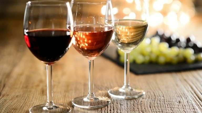 Τα κρασιά της οργής: Μπορεί το γαλλικό κρασί να γίνει φθηνότερο; (tweet)