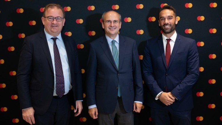 Επίσκεψη Χατζηδάκη στο Advisors Hub της Mastercard
