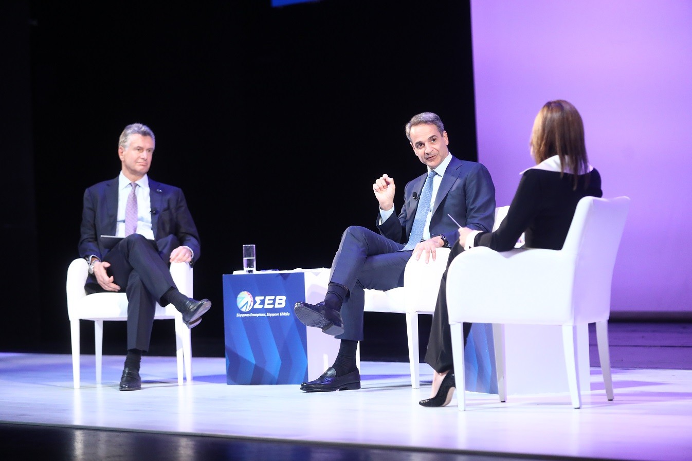 Μητσοτάκης στον ΣΕΒ: Η Ελλάδα θα είναι στους νικητές της πράσινης μετάβασης – Εφικτός ο στόχος για μέσο μισθό €1.500 (vid)