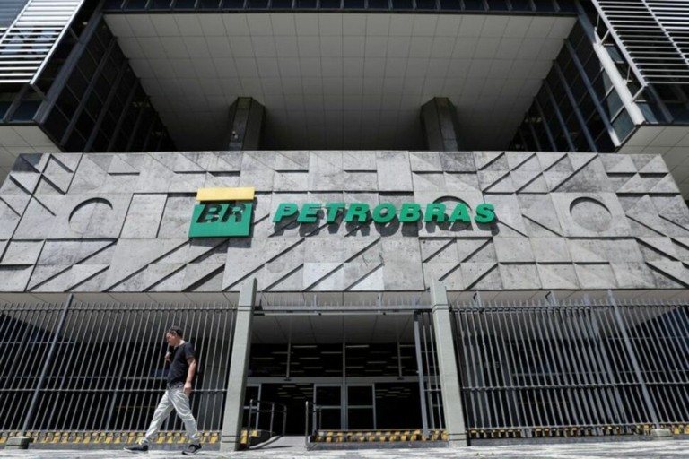 Petrobras: Νέα ανακάλυψη πετρελαίου σε βαθιές θάλασσες της Βραζιλίας (χάρτης)