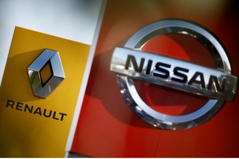 Κίνα: Πώς αλλάζει τα σχέδια στις μεγάλες αυτοκινητοβιομηχανίες (tweets)