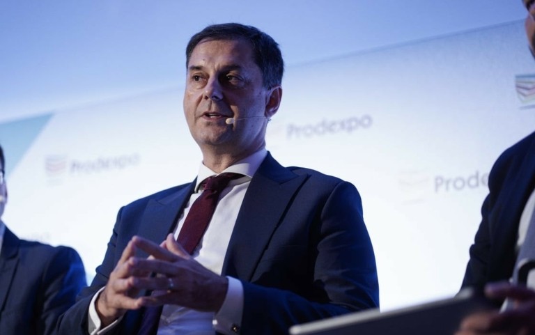 Θεοχάρης: Δεν θα δεχτούμε αναιτιολόγητες αυξήσεις στα καύσιμα – Τι είπε για τα επιδόματα ενόψει Πάσχα (vid)