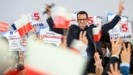 Στις κάλπες οι Πολωνοί – Το κυβερνών κόμμα PiS προηγείται στις δημοσκοπήσεις (vid)