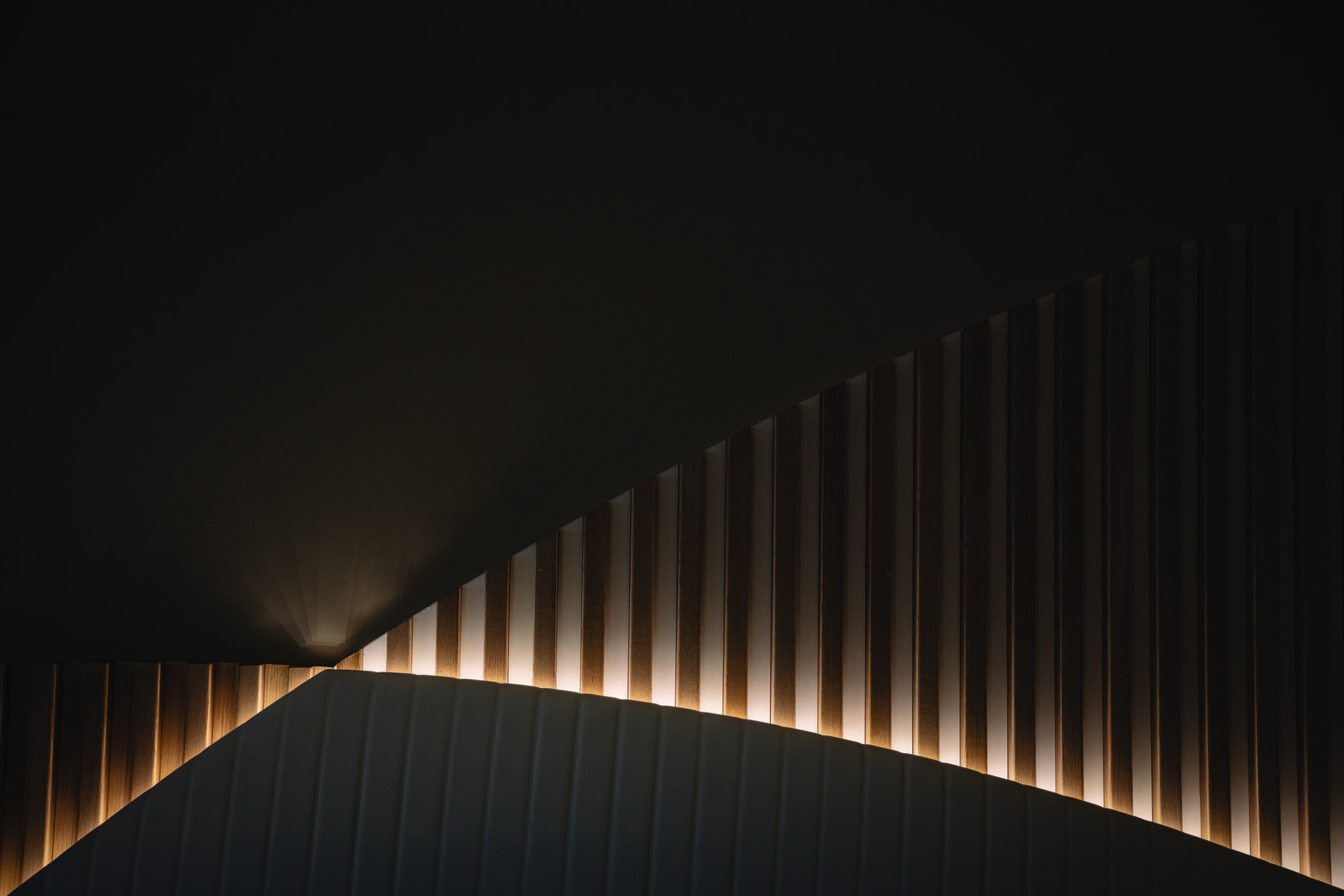 IFI: Το βραβευμένο ελληνικό studio και η τέχνη πίσω από τον φωτισμό κτιρίων και κατοικιών