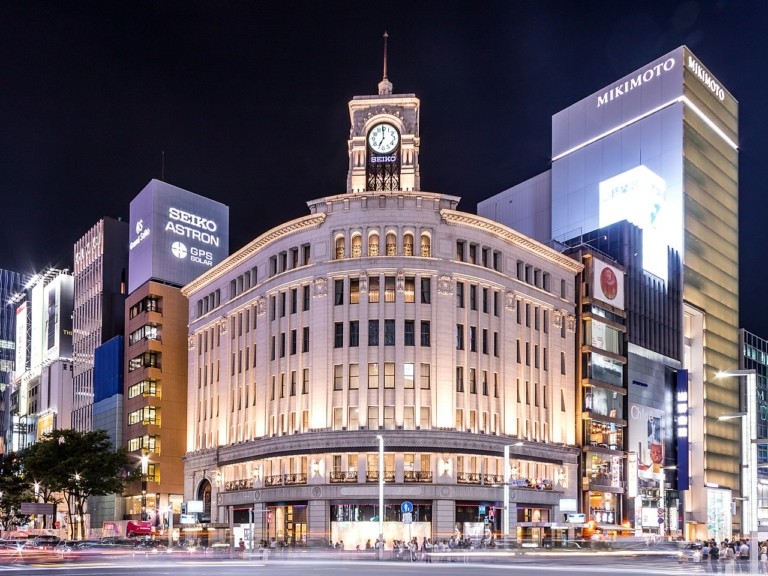 Γκίνζα: Η απόλυτη συνοικία των luxury brands με τα καταστήματα-μνημεία βρίσκεται στο Τόκυο