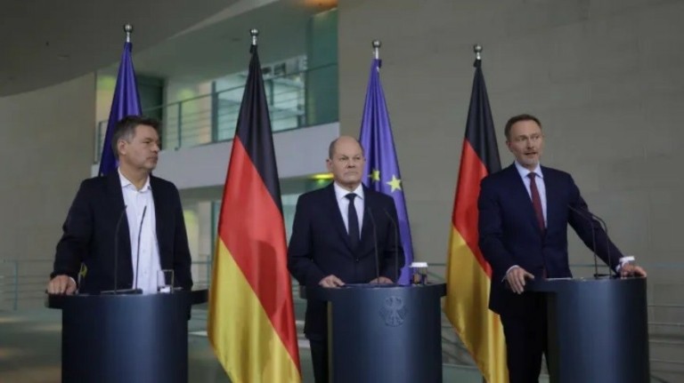 H Γερμανία βυθίζεται ολοένα και περισσότερο σε δημοσιονομική κρίση