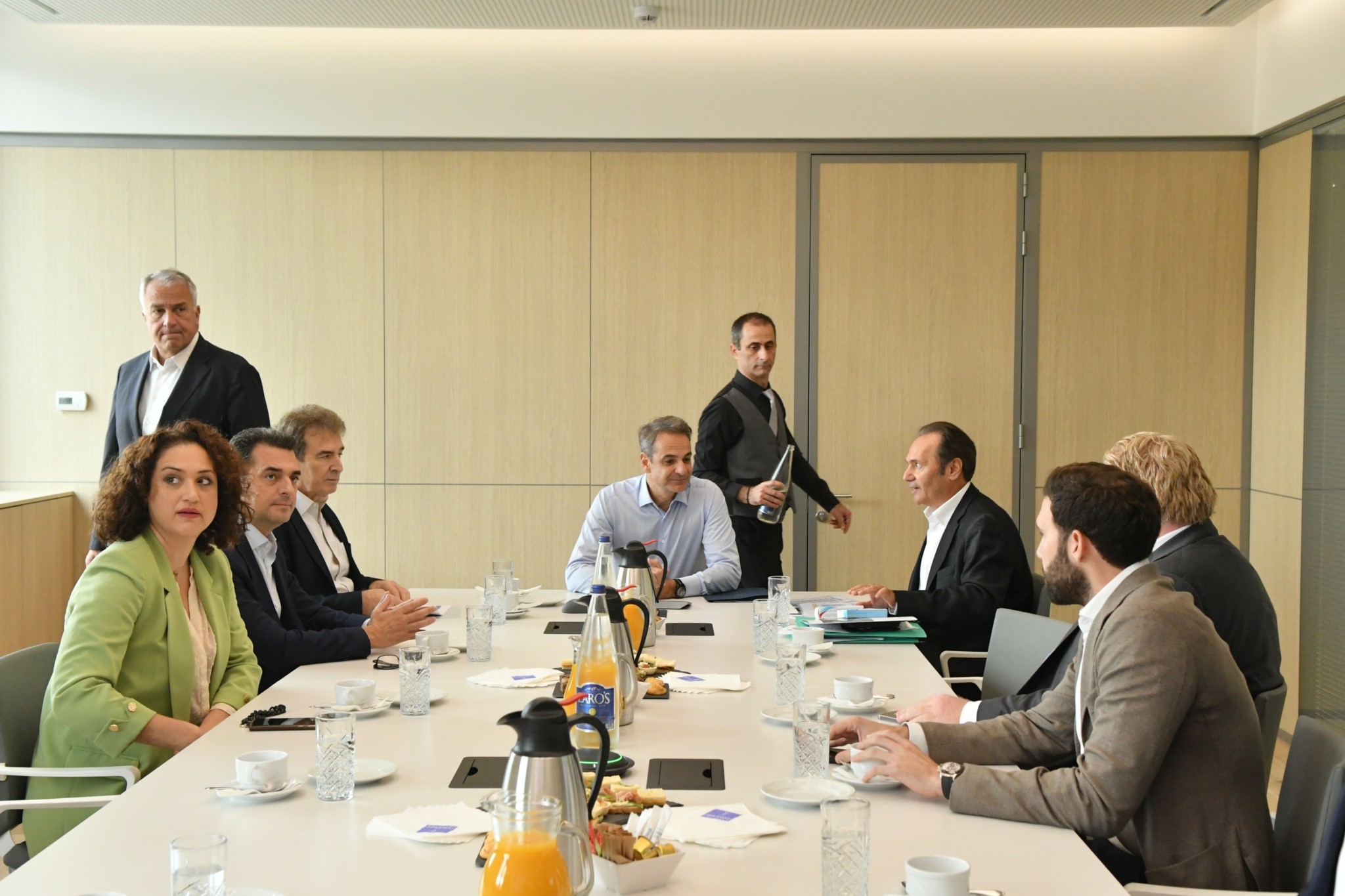 Στο νέο εργοστάσιο της ελληνικής φαρμακοβιομηχανίας ELPEN στην Κερατέα ο Κυριάκος Μητσοτάκης