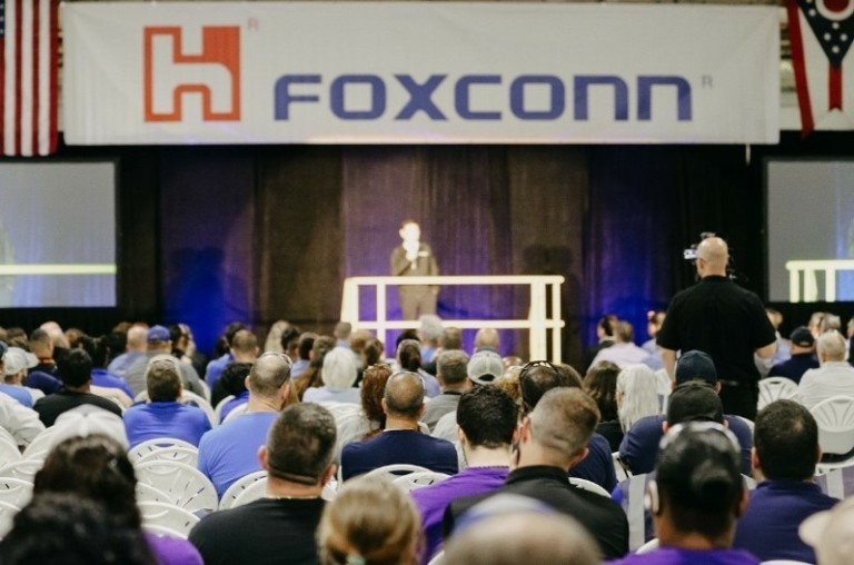 Αλμα 27% για τα κέρδη της FoxConn χάρη στη ζήτηση για ΑΙ