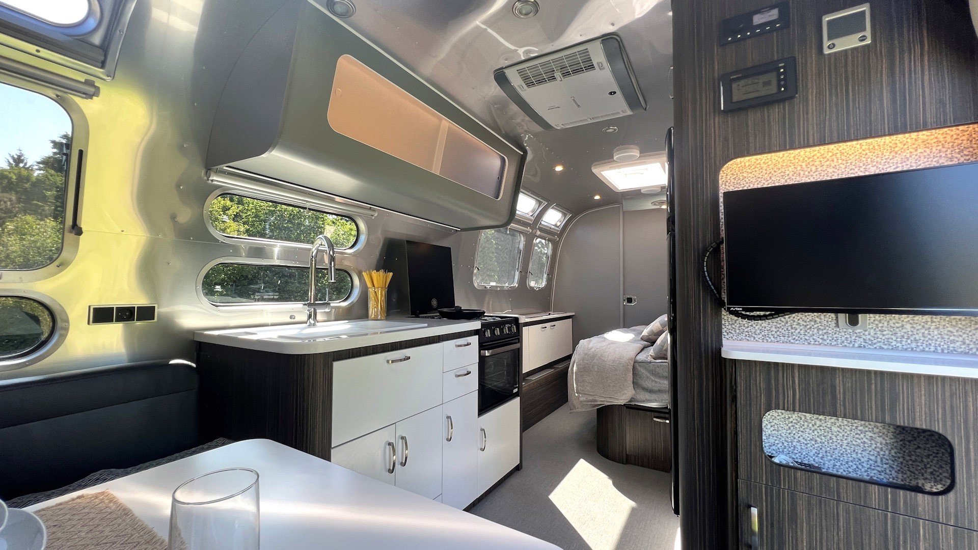 Αποδράσεις στη φύση με τα πιο high-end τροχόσπιτα στον κόσμο