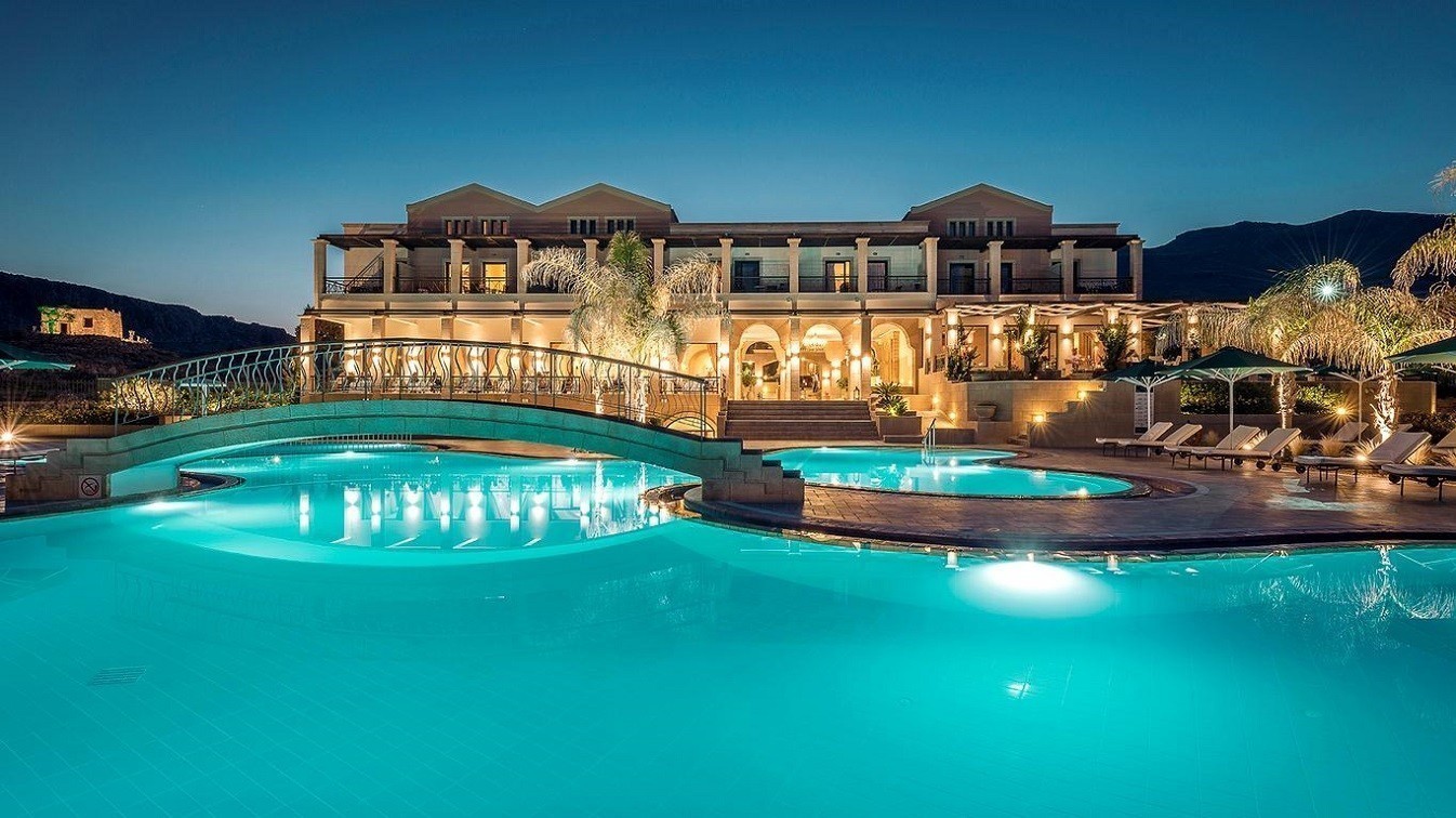 Πλειστηριασμοί: Το δρόμο για το σφυρί πήρε το «Lindos Memories» στη Ρόδο (pics)