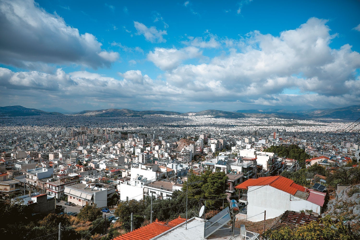 Λύση στο στεγαστικό πρόβλημα: Κίνητρα για την αξιοποίηση 900.000 κλειστών σπιτιών