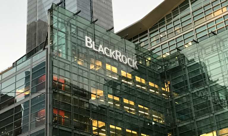 BlackRock: «Απολύσεις στο 3% των εργαζομένων παγκοσμίως – Άνευ προηγουμένου οι αλλαγές στον κλάδο»