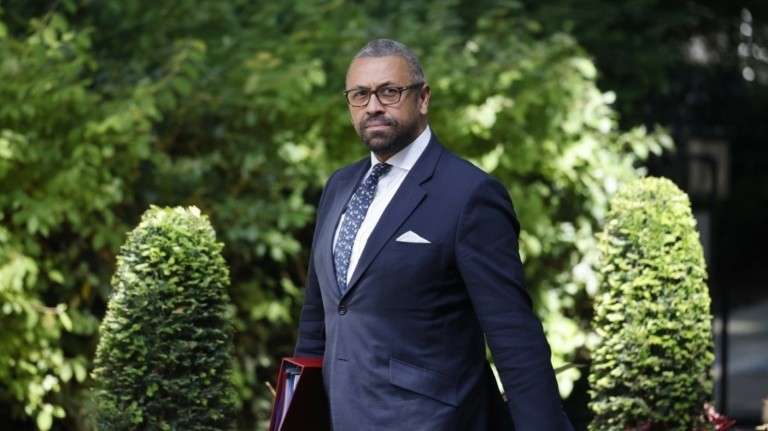 Βρετανία: Νέος υπουργός Εσωτερικών ο Τζέιμς Κλέβερλι