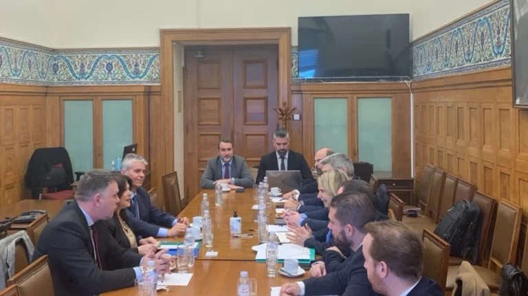 Η Ένωση Δικαστών και Εισαγγελέων συναντήθηκε με εκπροσώπους του ΠΑΣΟΚ για τις αλλαγές στη Δικαιοσύνη