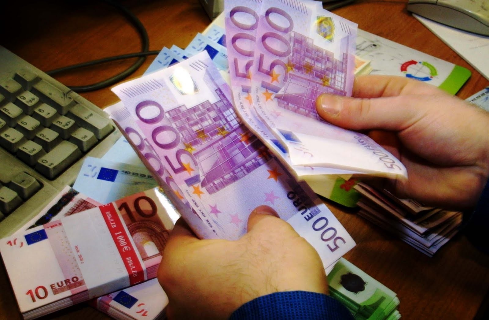 «Κόκκινα» δάνεια €90 δισ. σε τράπεζες και funds – Οι αλλαγές στον Εξωδικαστικό και τα αιτήματα των servicers