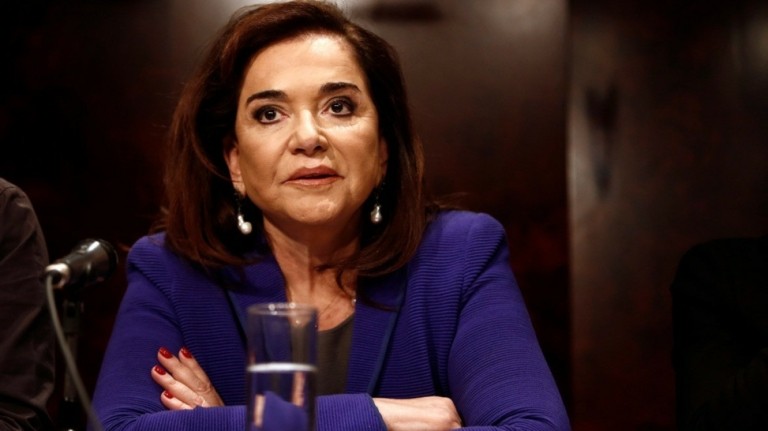 Στο νοσοκομείο η Ντόρα Μπακογιάννη μετά από χτύπημα στο κεφάλι