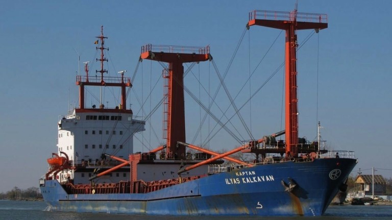 Ναυάγιο στη Μυτιλήνη: Συνεχίζονται οι έρευνες για τον εντοπισμό των 12 αγνοούμενων ναυτικών (vid)