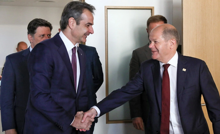 Στο Βερολίνο ο Μητσοτάκης – Συνάντηση με Σολτς για μεταναστευτικό και ευρωπαϊκούς πόρους