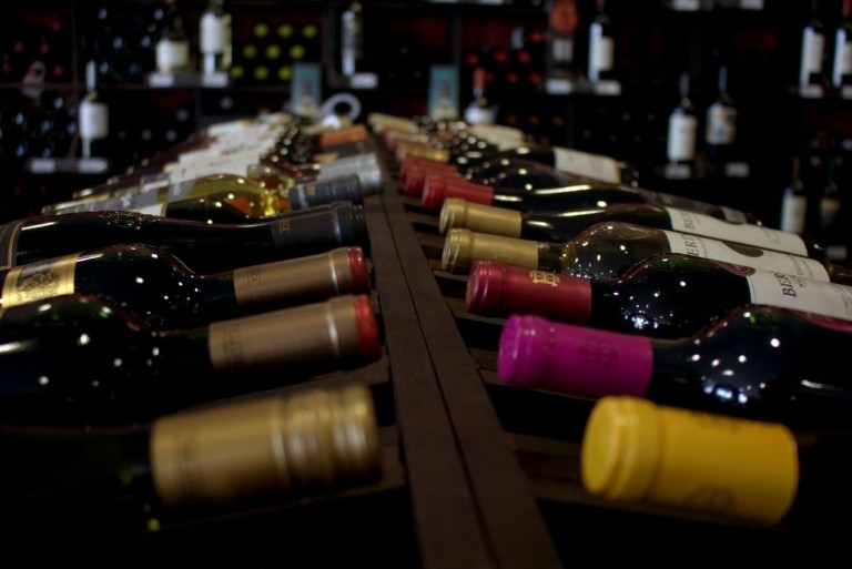 Ιταλία: Έρευνα από τις αρχές ανταγωνισμού για πιθανό καρτέλ στα μπουκάλια κρασιού