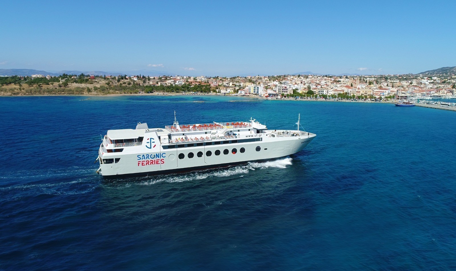 Η Saronic Ferries πρωτοπορεί στην μετάβαση προς την πράσινη ναυτιλία