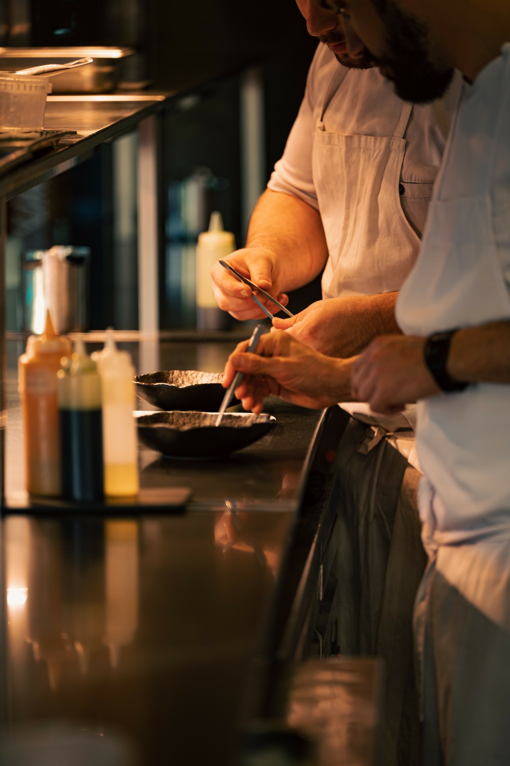 Μια κορυφαία γαστρονομική εμπειρία στο Hytra Restaurant & Bar