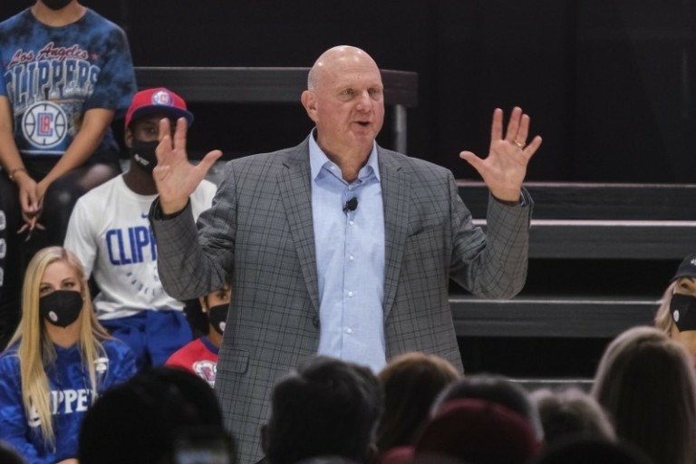 Ο Στιβ Μπάλμερ θα βγάλει 1 δισ. δολάρια το 2024 χωρίς να χρειαστεί να κάνει τίποτα