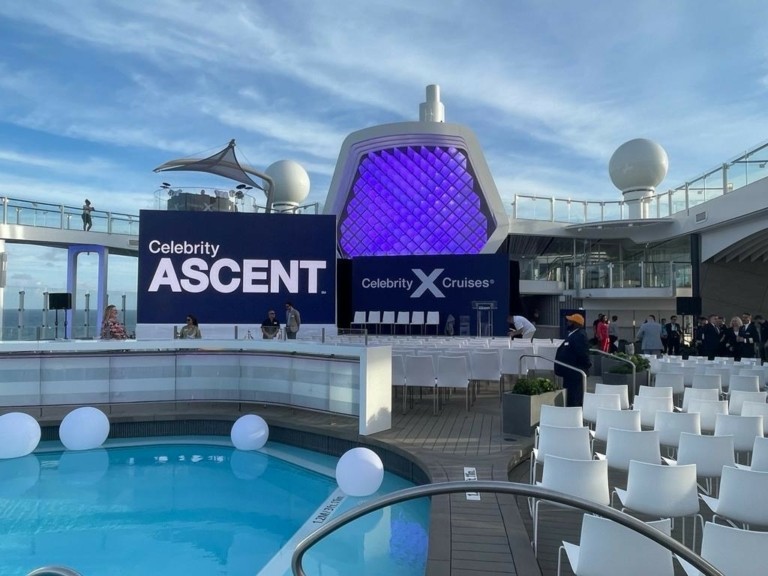 ”Celebrity Ascent”: Στην Ελλάδα το νεότευκτο κρουαζιερόπλοιο κλάσης Edge της Celebrity (pics)