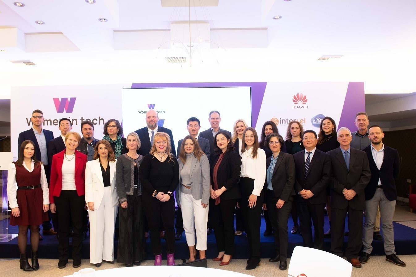 Μνημόνιο συνεργασίας ΔΥΠΑ- Huawei: Ολοκληρώθηκε με επιτυχία το εκπαιδευτικό πρόγραμμα Women in Tech (pics)