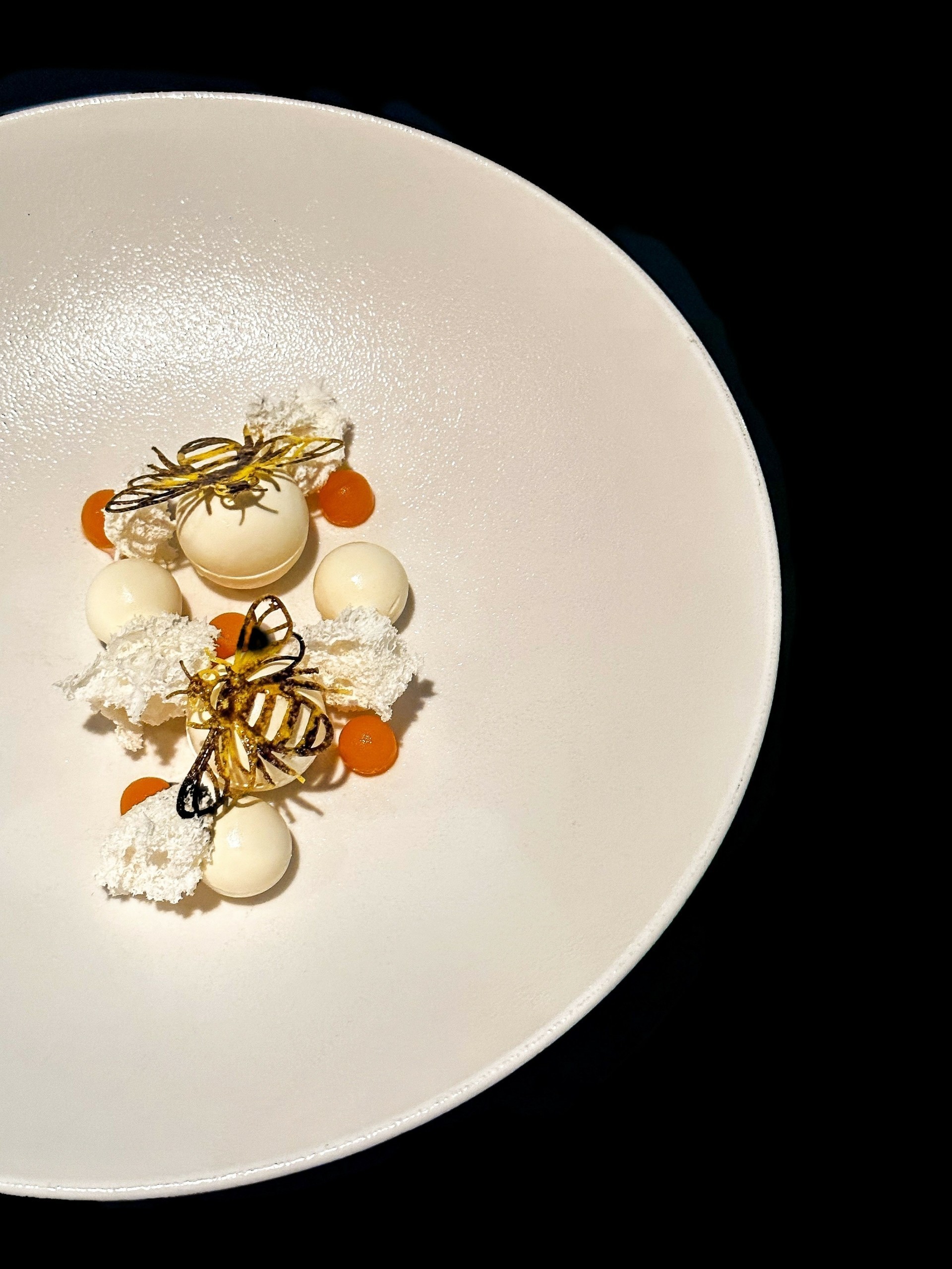 Μια κορυφαία γαστρονομική εμπειρία στο Hytra Restaurant & Bar