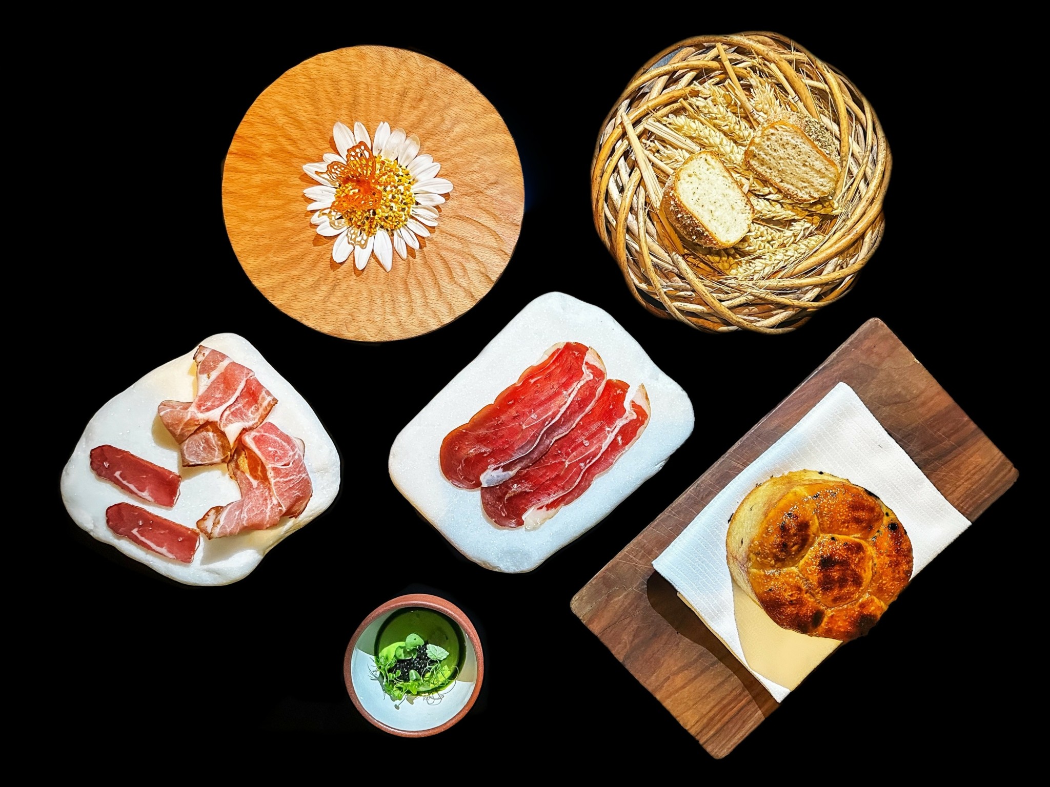 Μια κορυφαία γαστρονομική εμπειρία στο Hytra Restaurant & Bar