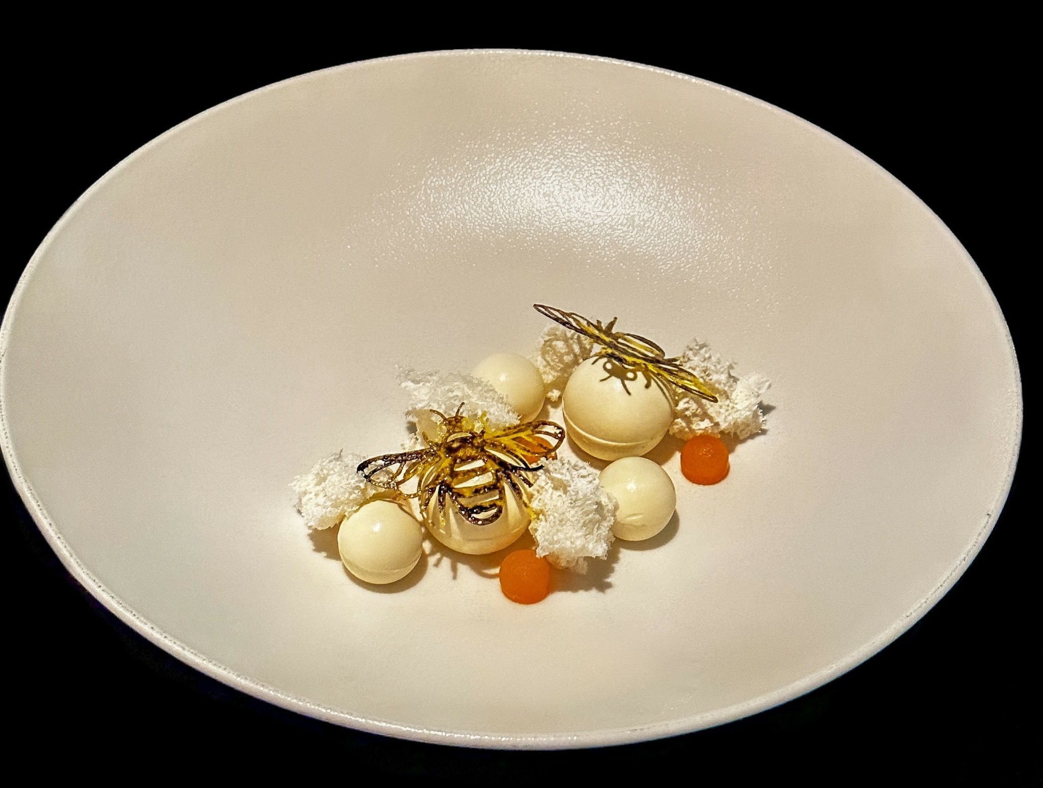 Μια κορυφαία γαστρονομική εμπειρία στο Hytra Restaurant & Bar