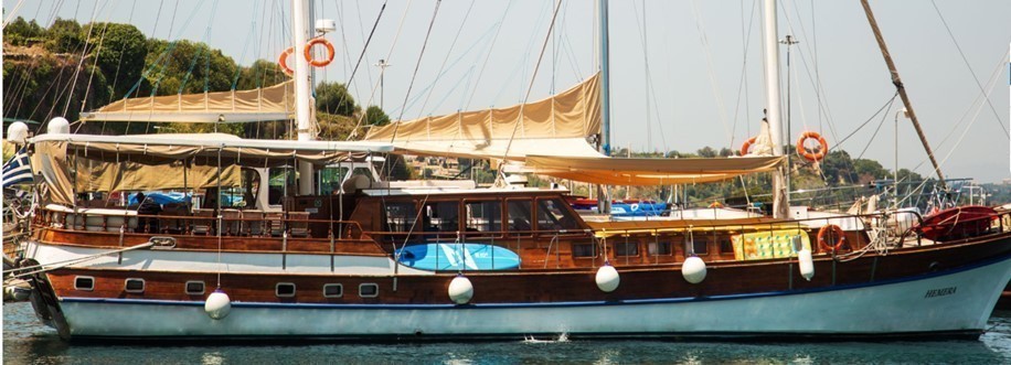 «Hemera»: Η ελληνο-τουρκική κόντρα και το σφυρί για ένα ξύλινο σκάφος που πλέει στο Ιόνιο