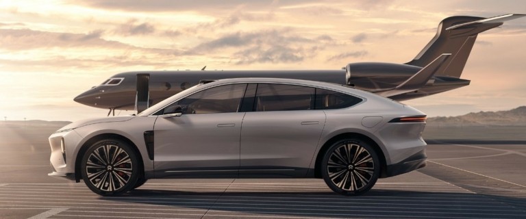 Πώς το νέο μοντέλο-ναυαρχίδα της Nio θέλει να ανταγωνιστεί την Mercedes και την Porsche (tweets)