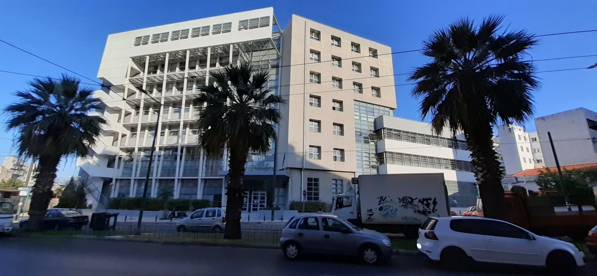 Αναστηλωτική ΑΤΕ: Γιατί κινδυνεύει να χάσει μεγάλο επαγγελματικό κτίριο στην πλ. Αττικής (pic)