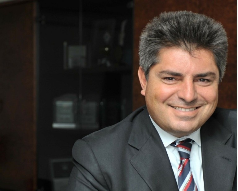 Στον Δημήτρη Δάφνη το 99% της Cosmos Business Systems