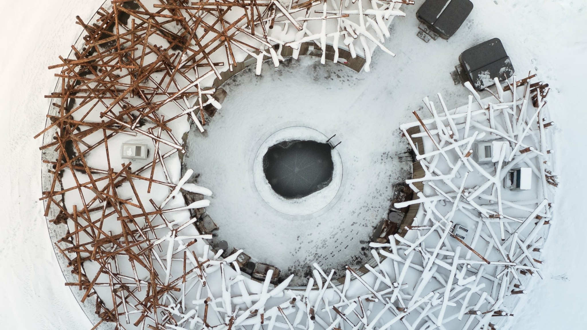 Μπάνιο στον πάγο: Τα οφέλη για τη σωματική και ψυχική υγεία