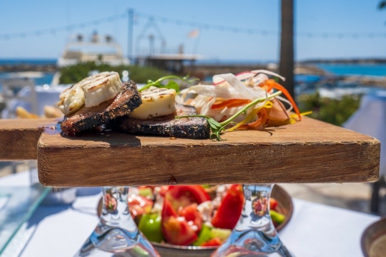 Taste Atlas: Τη δεύτερη θέση σε όλον τον κόσμο κατέκτησε η ελληνική κουζίνα – Τα καλύτερα πιάτα (λίστες)