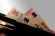 Voucher ανέργων 1.000 ευρώ: Συνεχίζονται οι αιτήσεις στην πλατφόρμα