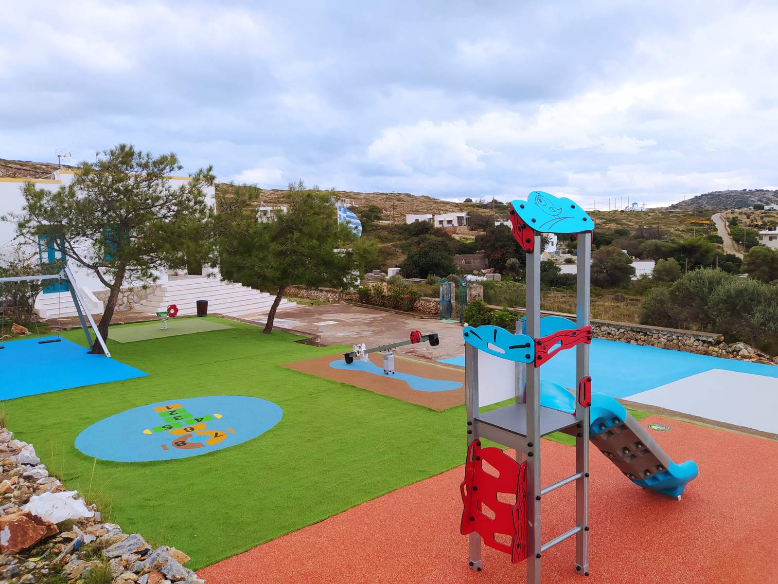 Με τη στήριξη της ΔΕΠΑ Εμπορίας ολοκληρώθηκε ο νέος παιδότοπος στους ακριτικούς Αρκιούς (pic)