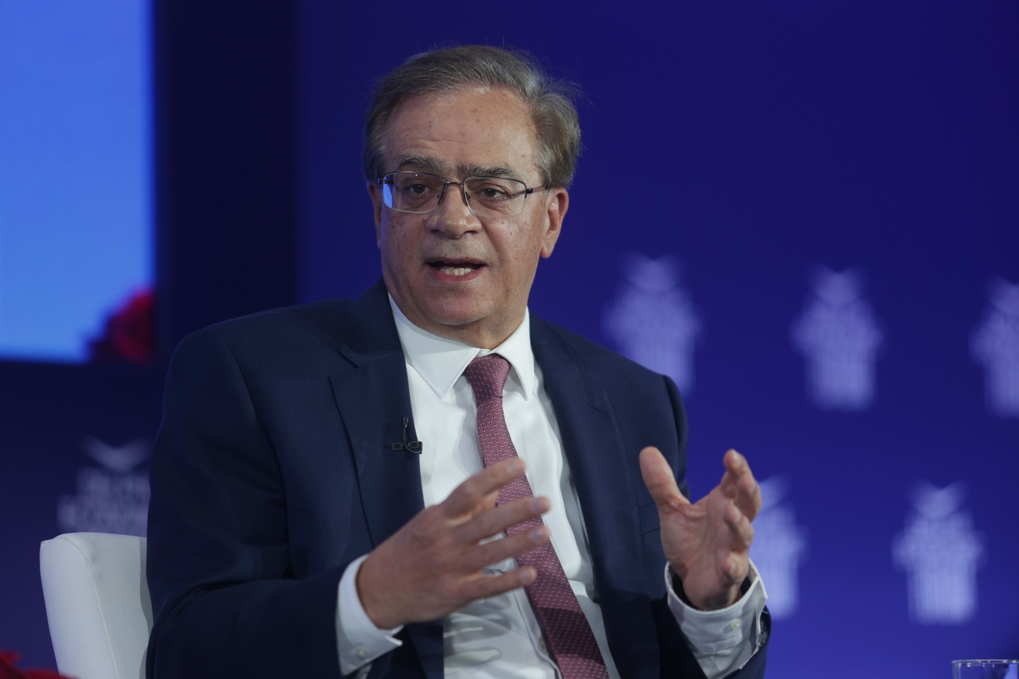 Ένωση Ελληνικών Τραπεζών: Δεκαετία υψηλού πληθωρισμού και επιτοκίων προβλέπει ο Γκίκας Χαρδούβελης