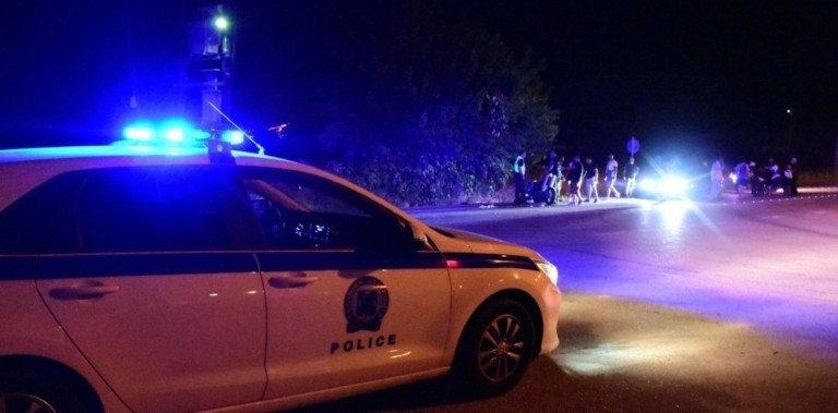 Άγριο έγκλημα στα Καλύβια: 16χρονος μαχαίρωσε μέχρι θανάτου τον πατέρα του