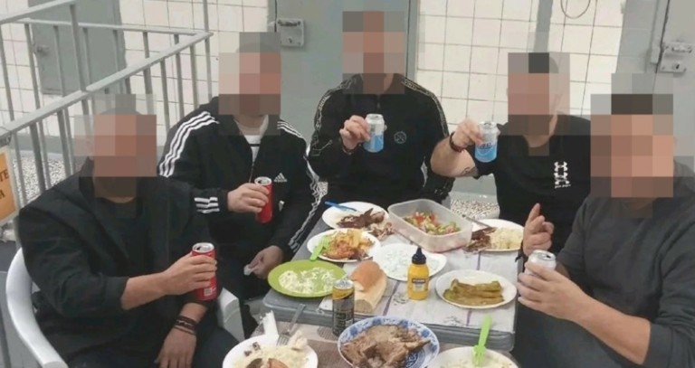 Κορυδαλλός: Επείγουσα πειθαρχική προκαταρκτική εξέταση για τους κρατούμενους που έκαναν ρεβεγιόν με φαγητά και μπύρες