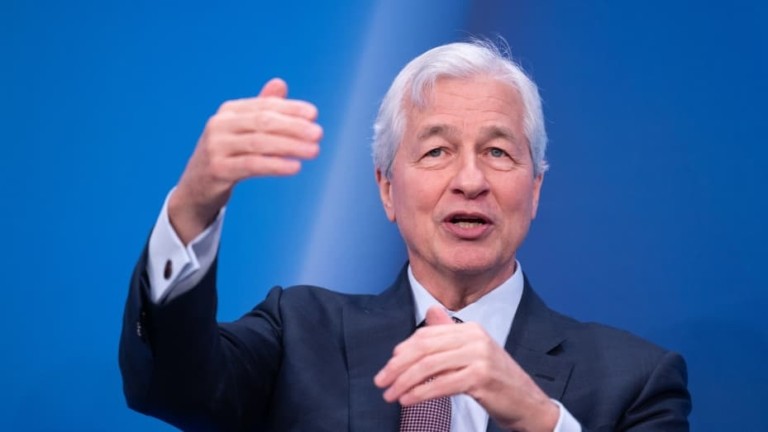 Τζέιμι Ντίμον: Το χρέος των ΗΠΑ θα προκαλέσει πρόβλημα στις παγκόσμιες αγορές