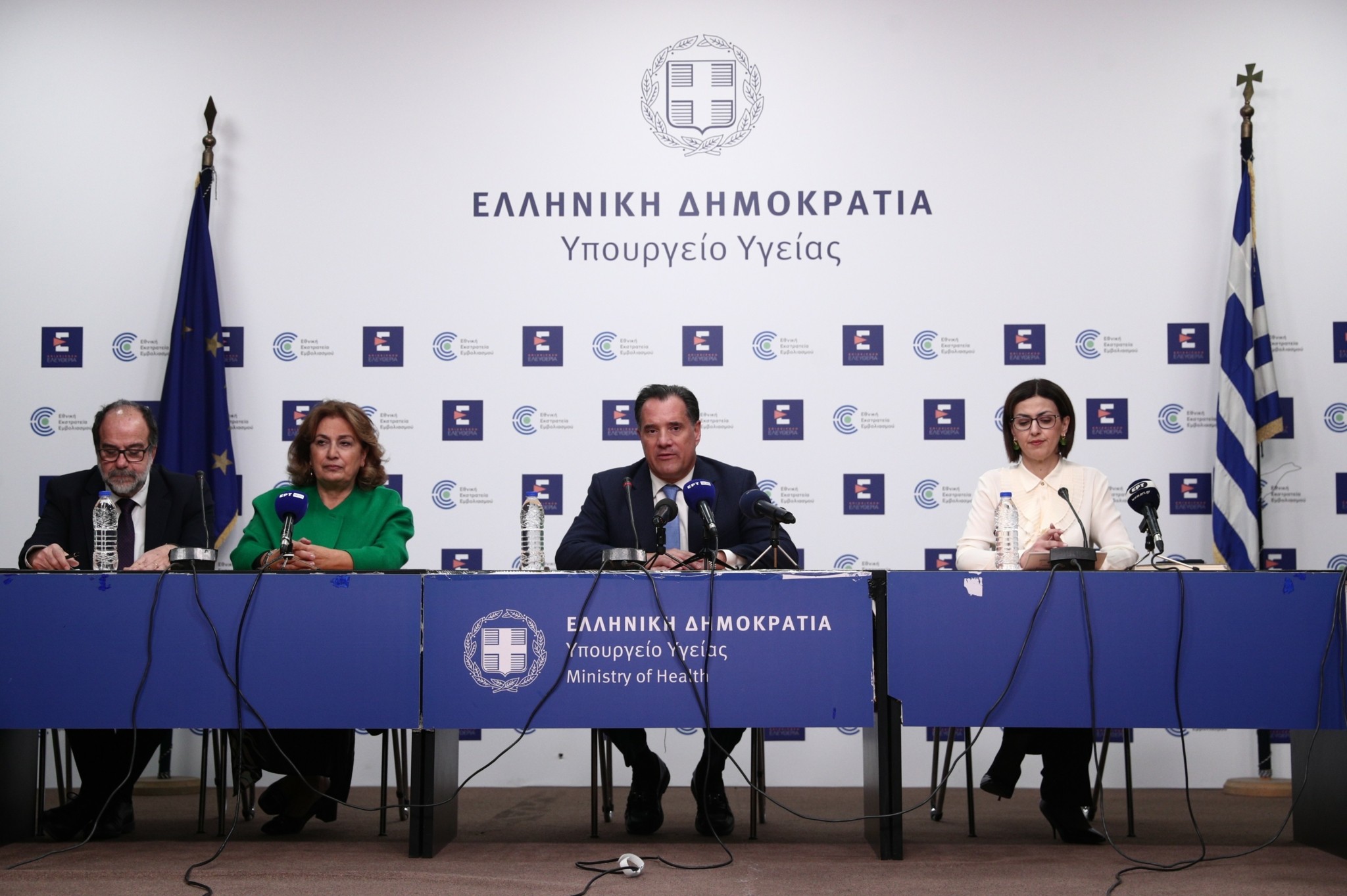 Γεωργιάδης: Εκστρατεία για τον εμβολιασμό – Διαγράφονται τα πρόστιμα σε ανεμβολίαστους ηλικιωμένους