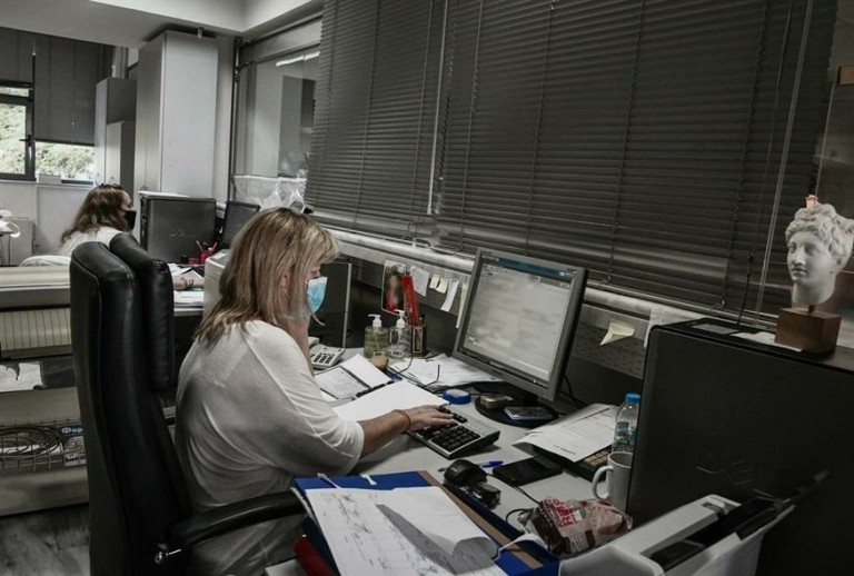 Φορολογικές δηλώσεις: Ολες οι αλλαγές με την αυτόματη υποβολή για μισθωτούς και συνταξιούχους (vid)