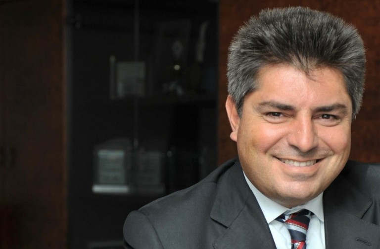 Cosmos Business Systems: Ο Δημήτρης Δάφνης εξαγόρασε τα ποσοστά των Vodafone και Infoquest