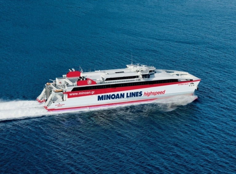 Η Minoan Lines ναύλωσε το Santorini Palace στη Seajets και επενδύει στην ενδυνάμωση της γραμμής Πειραιάς-Ηράκλειο